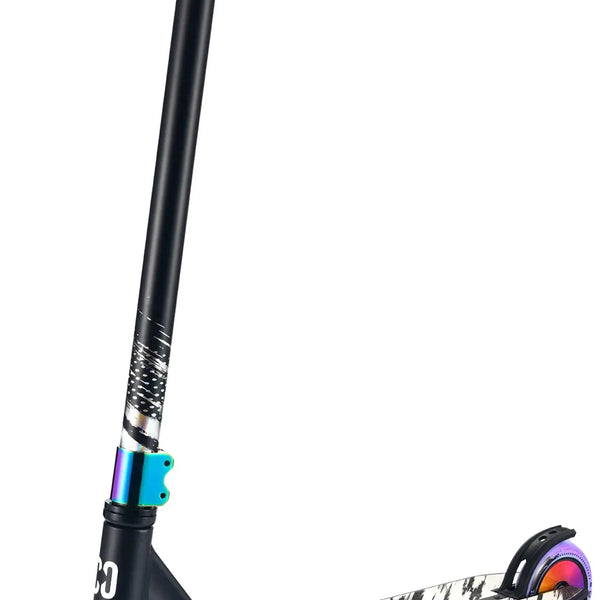 Core CB1 Stuntstep Zwart Neochrome 75.5cm