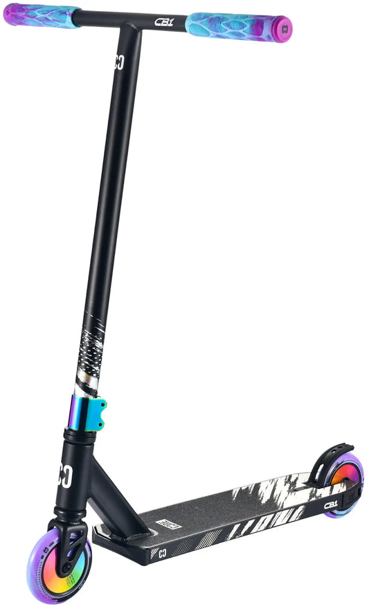 Core CB1 Stuntstep Zwart Neochrome 75.5cm