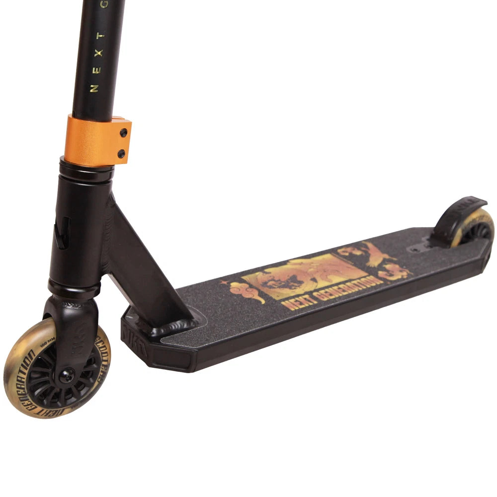 NKD Next Generation 2025 V2 Stuntstep 82cm / 79.5 cm Zwart Goud