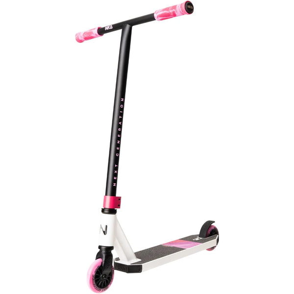 NKD Next Generation 2025 V2 Stuntstep 82cm / 79.5 cm Zwart Roze